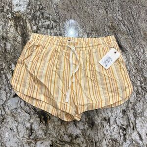 NWT Billabong shorts